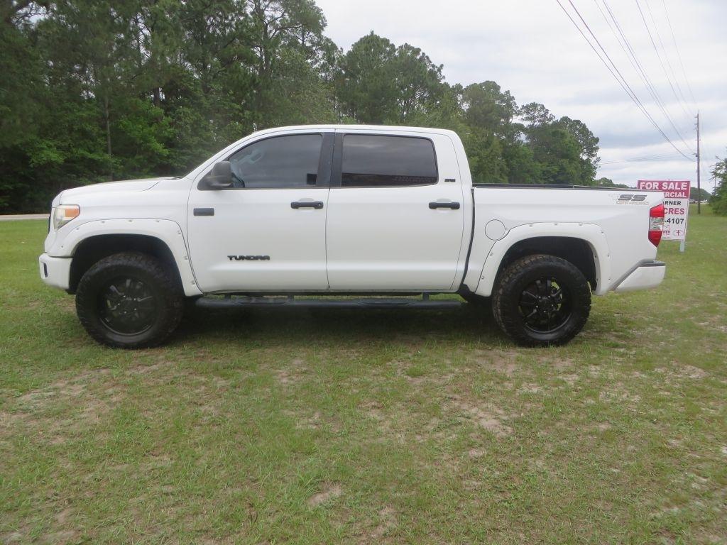 2017 Toyota Tundra 4WD CREWMAX SR5