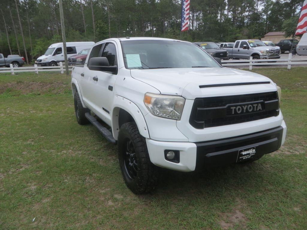 Toyota Tundra 4WD  2017