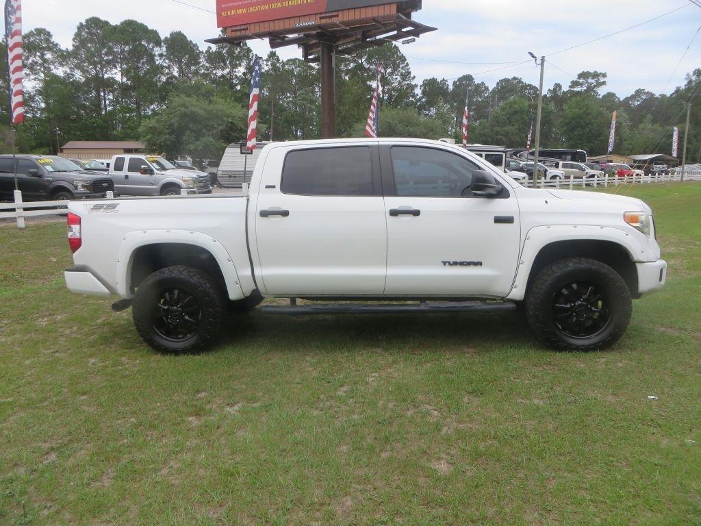 Toyota Tundra 4WD  2017