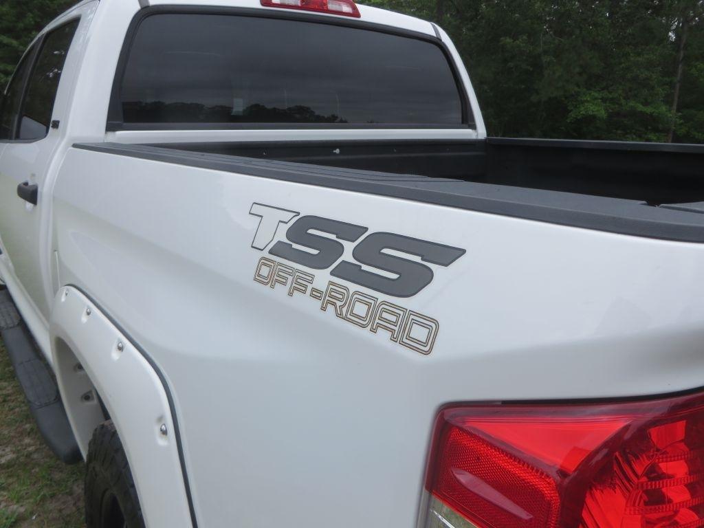 Toyota Tundra 4WD  2017