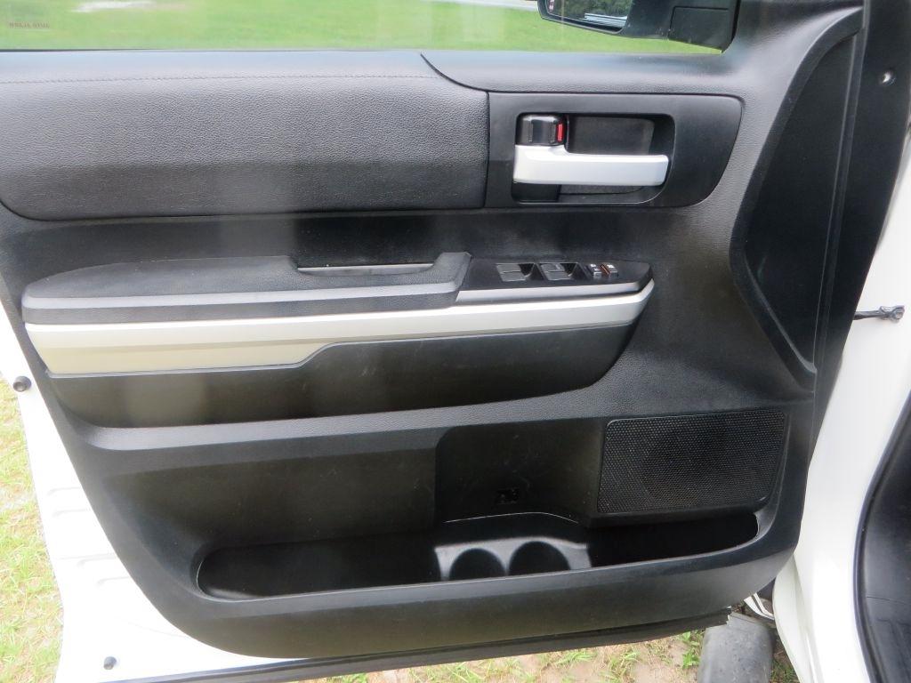 Toyota Tundra 4WD  2017