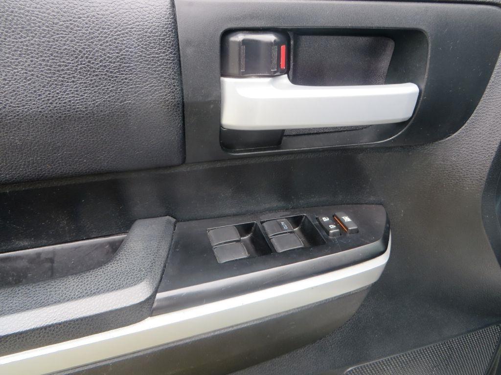 Toyota Tundra 4WD  2017