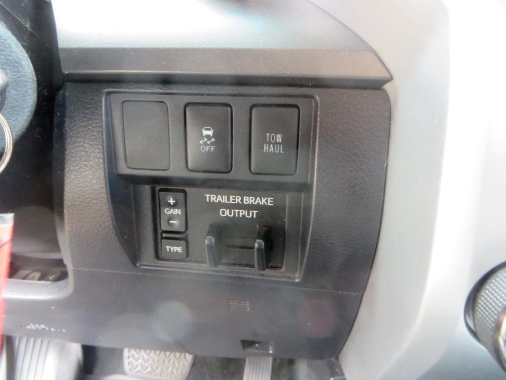 Toyota Tundra 4WD  2017