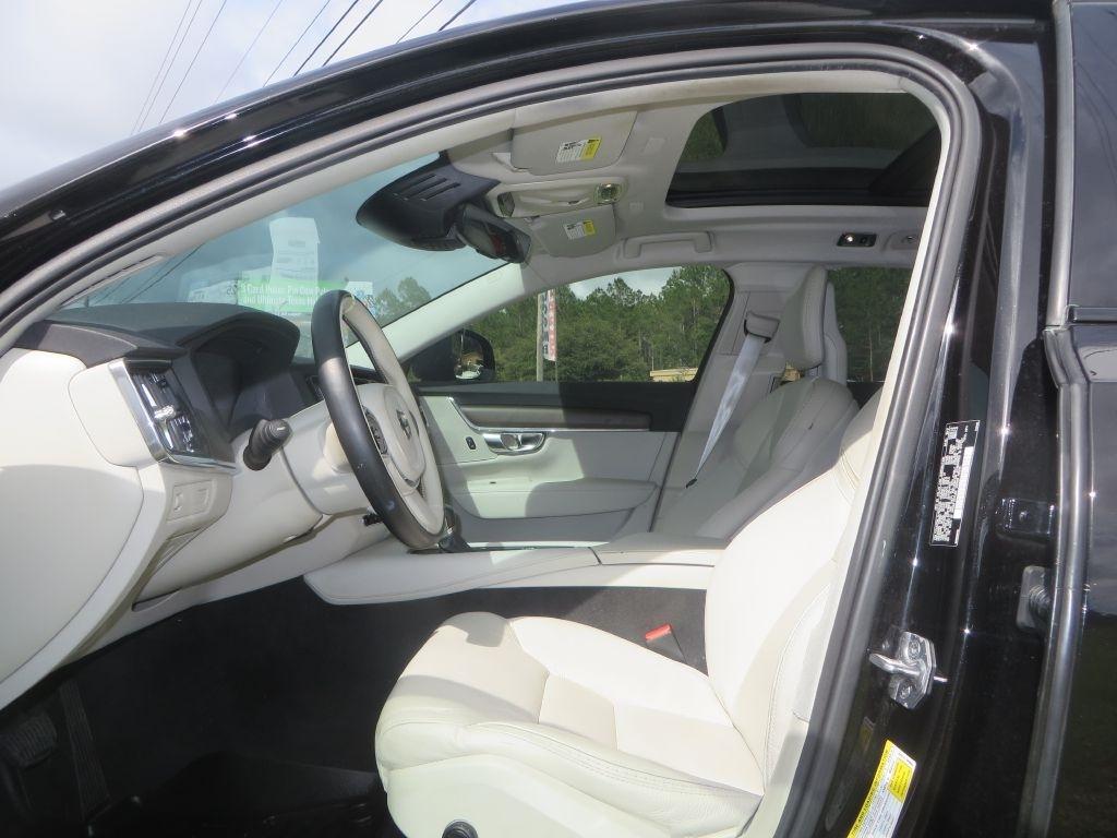 Volvo V90 Cross Country  2018