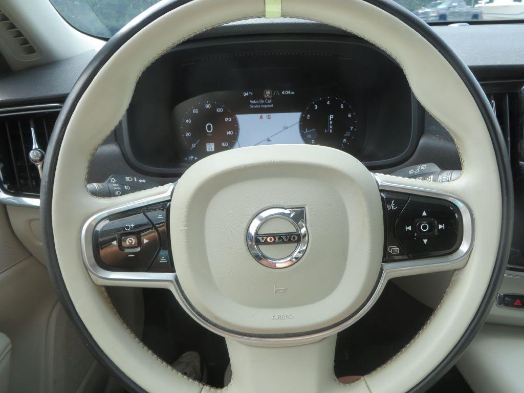 Volvo V90 Cross Country  2018