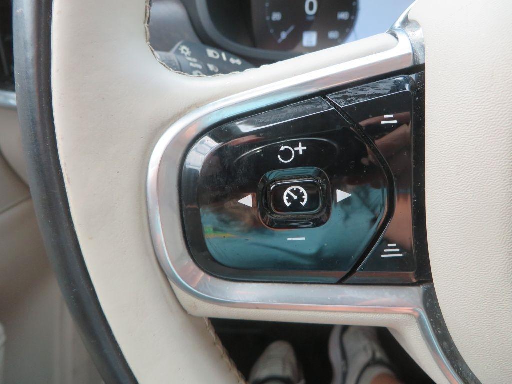 Volvo V90 Cross Country  2018