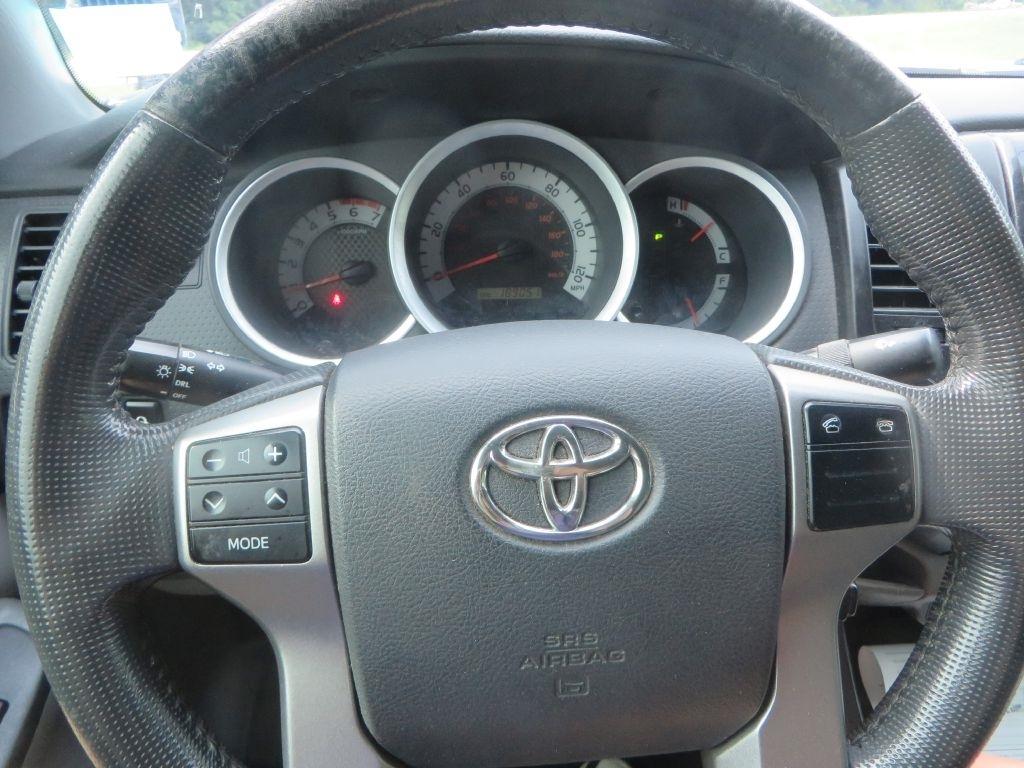 Toyota Tacoma  2013