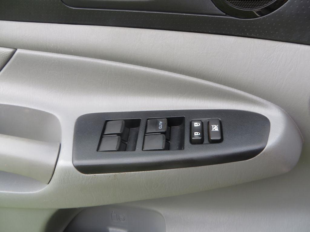 Toyota Tacoma  2013