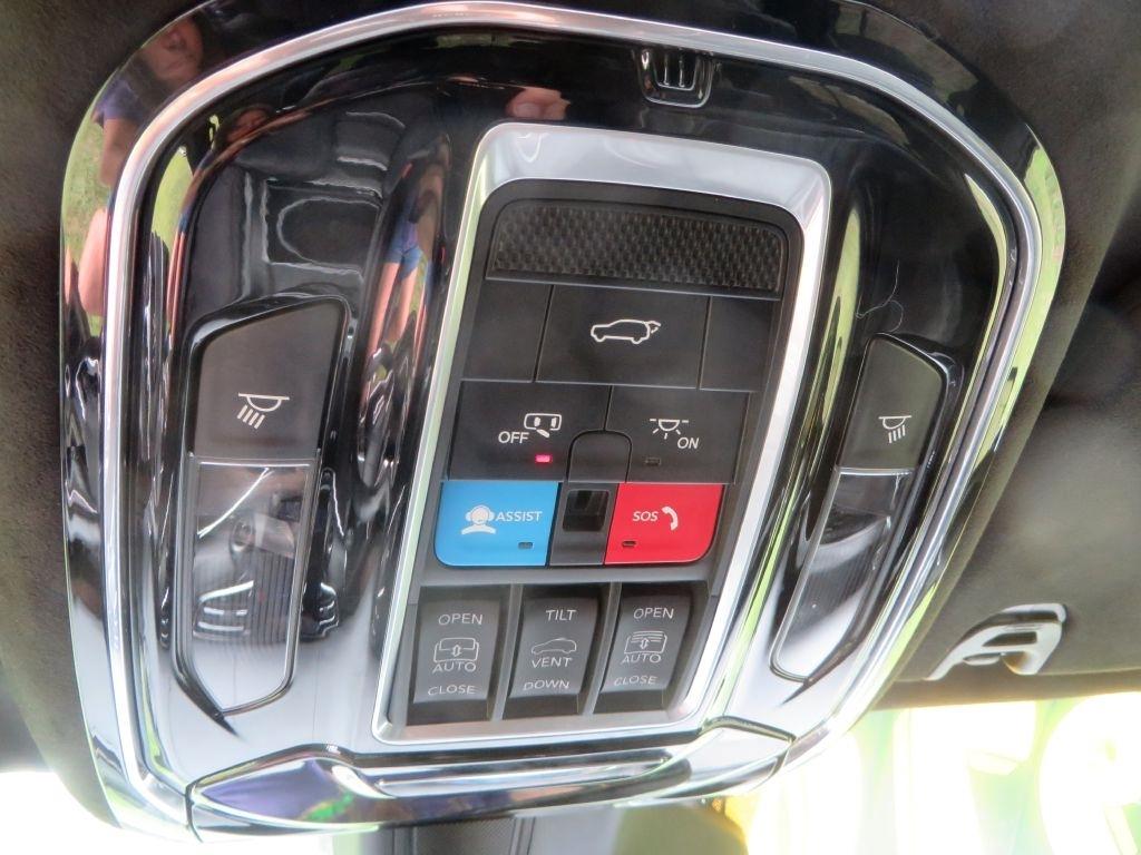 Jeep Grand Wagoneer L  2024