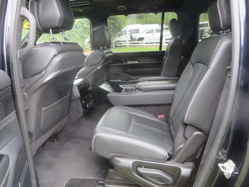Jeep Grand Wagoneer L  2024
