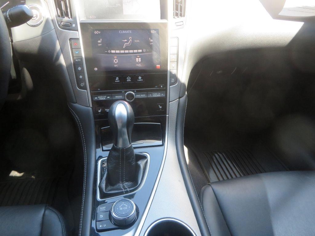 Infiniti Q50 Premium 2015