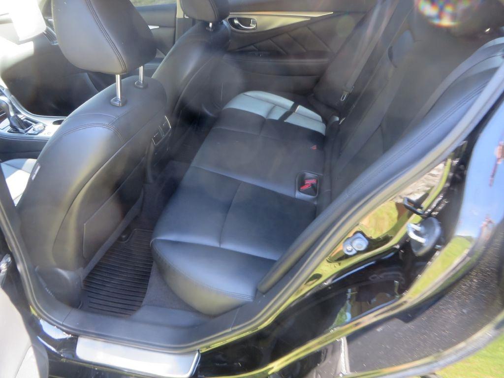Infiniti Q50 Premium 2015
