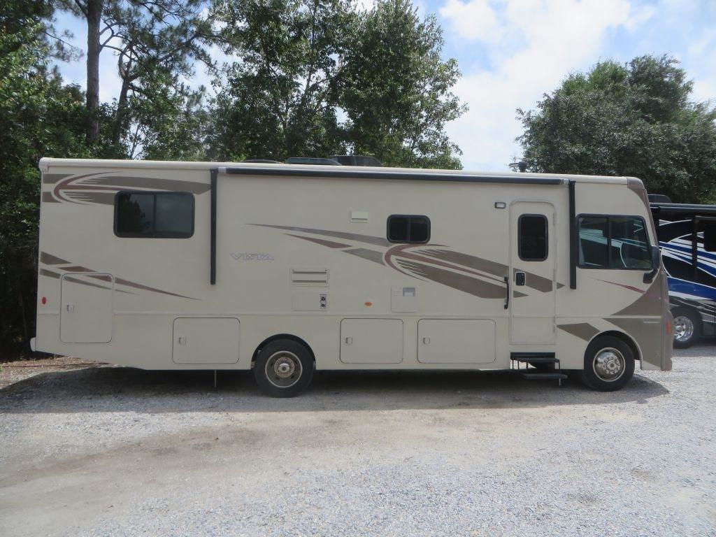 Winnebago Vista  2015