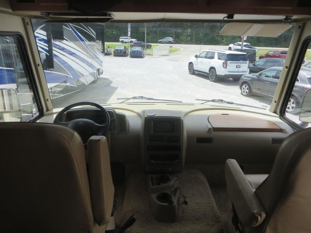 Winnebago Vista  2015