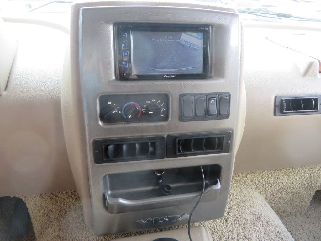 Winnebago Vista  2015
