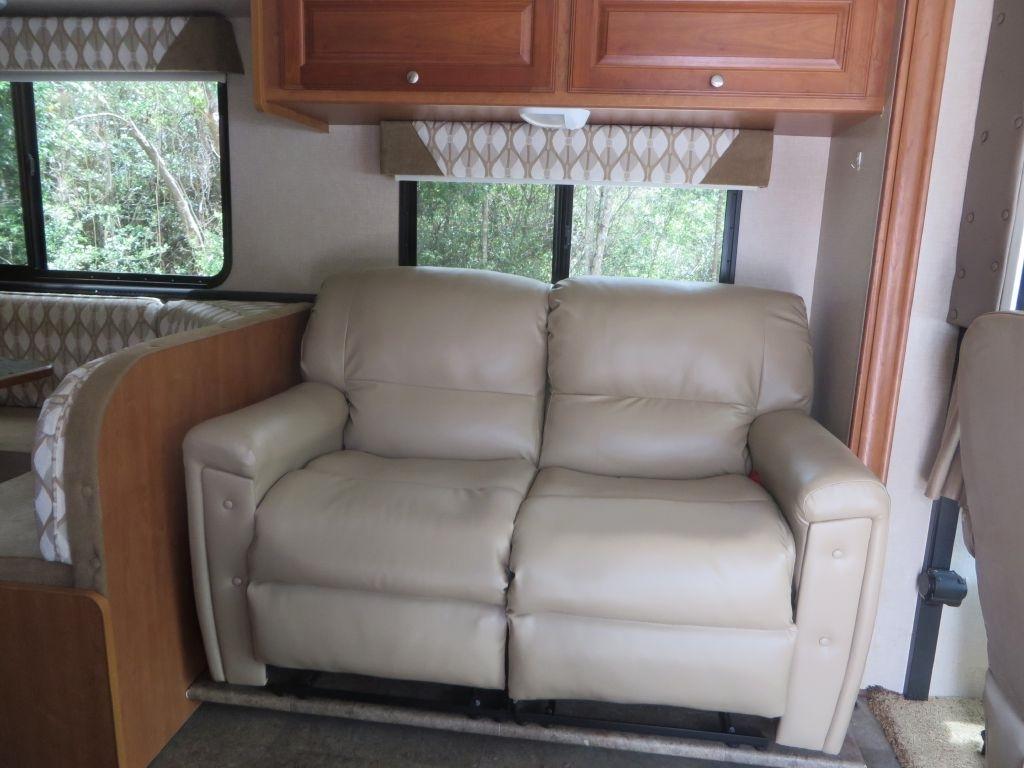 Winnebago Vista  2015