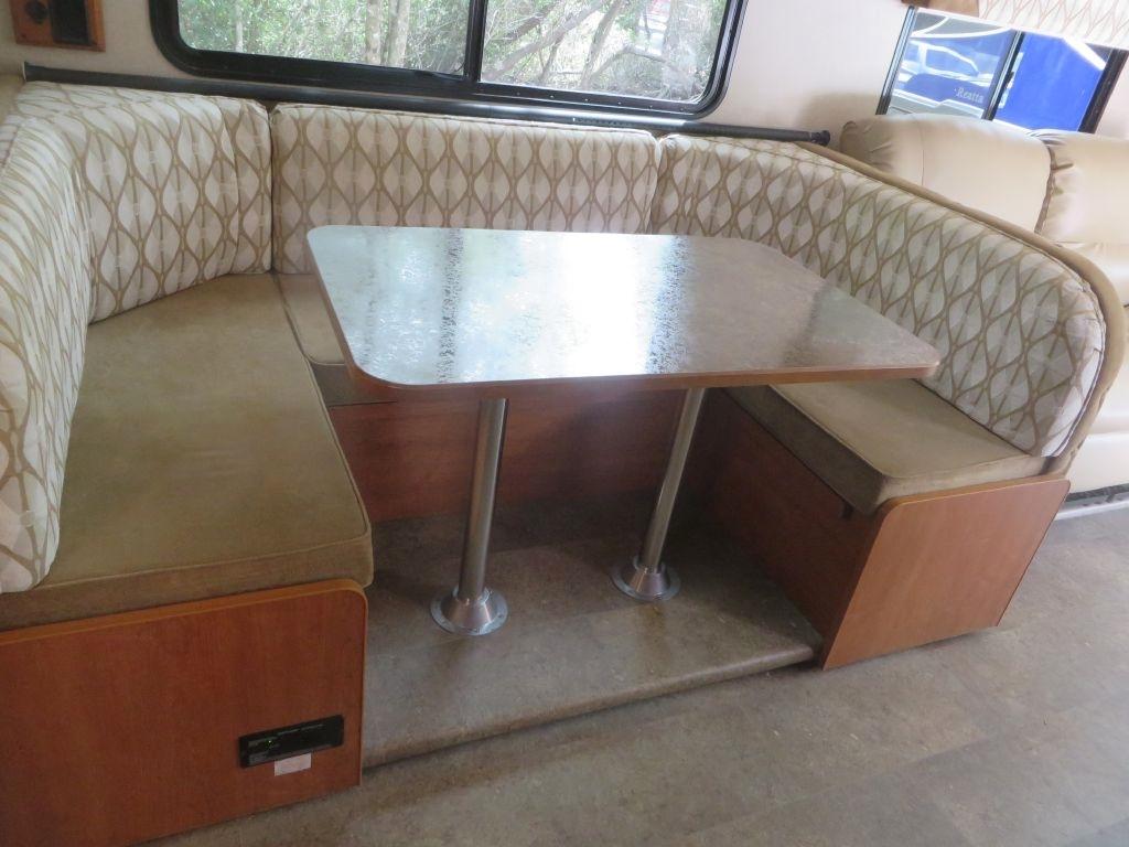 Winnebago Vista  2015