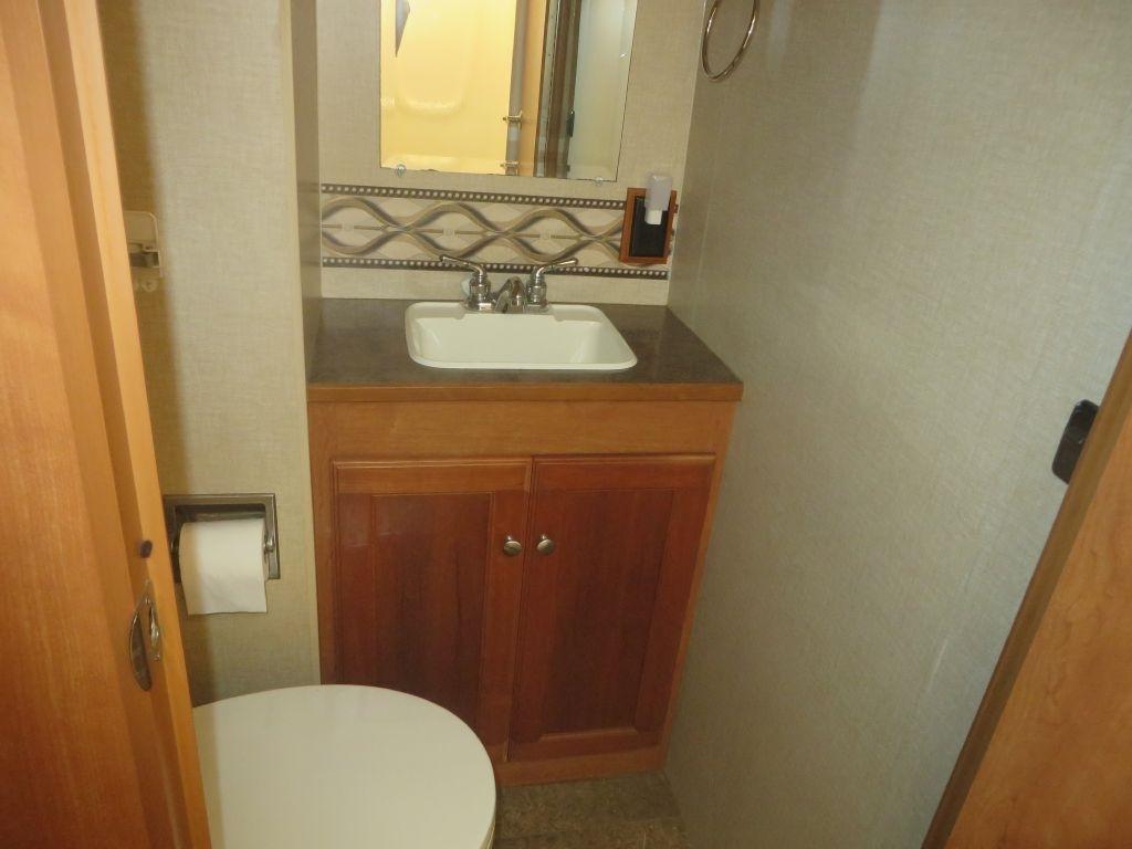 Winnebago Vista  2015