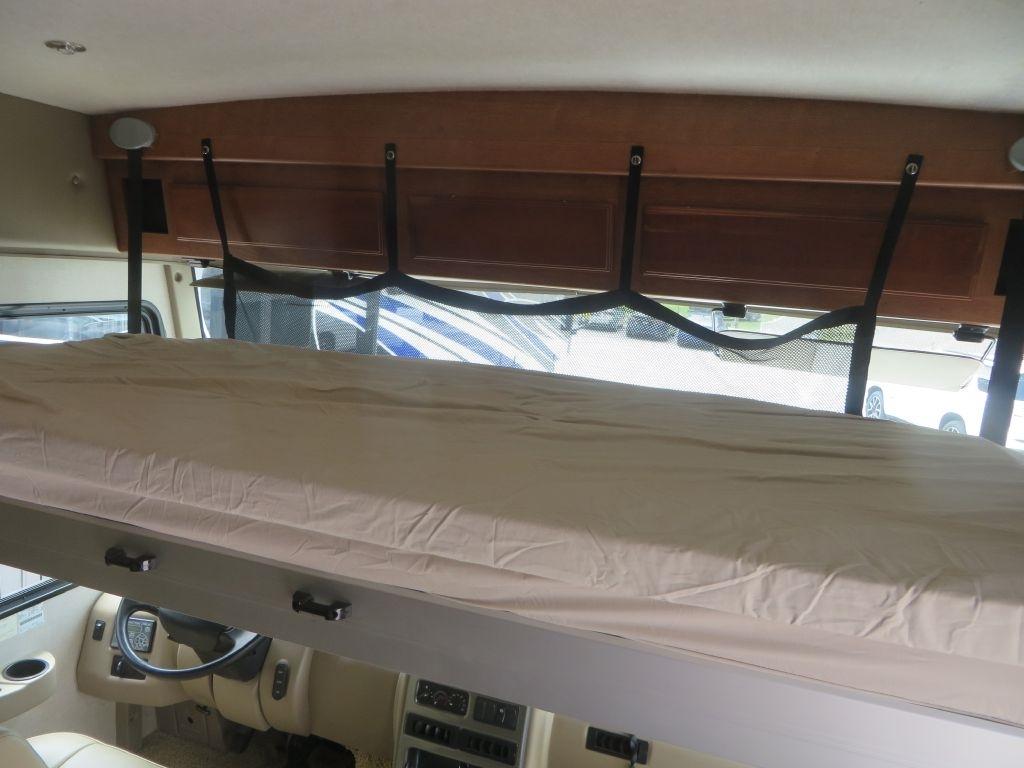 Winnebago Vista  2015