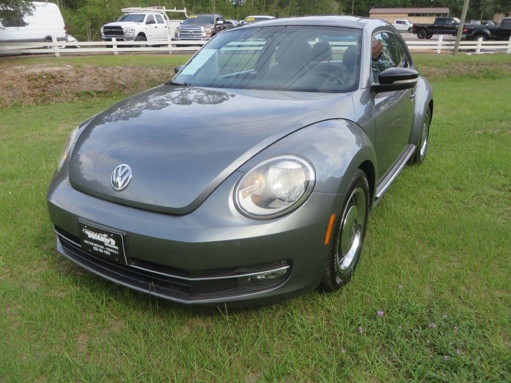 Volkswagen Beetle  2012
