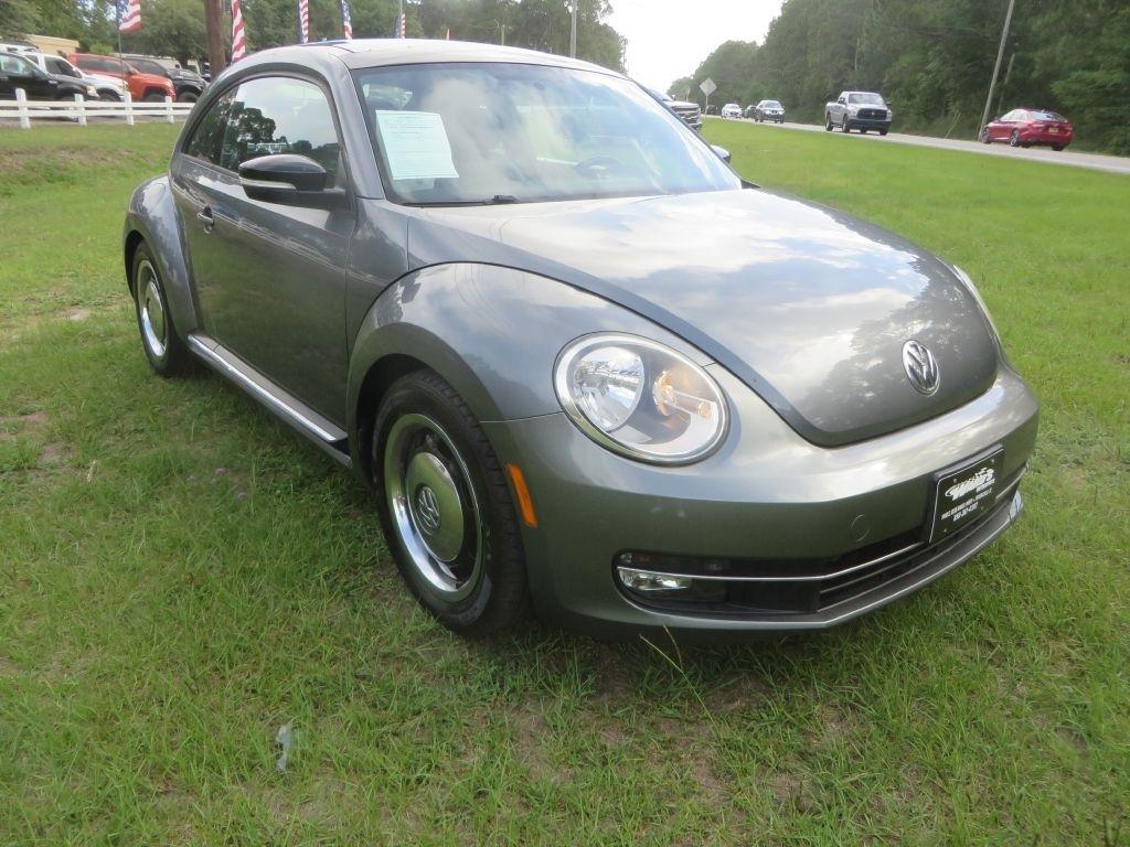 Volkswagen Beetle  2012