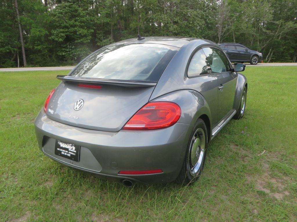 Volkswagen Beetle  2012
