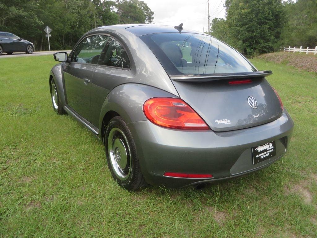 Volkswagen Beetle  2012
