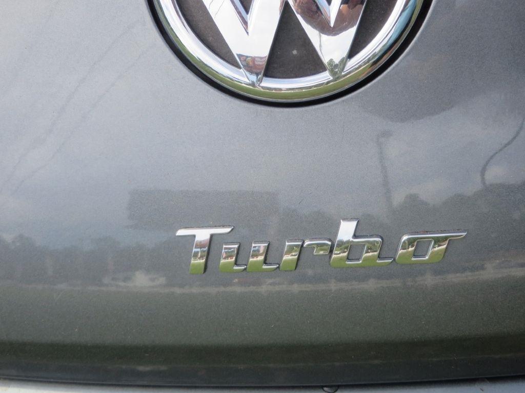 Volkswagen Beetle  2012