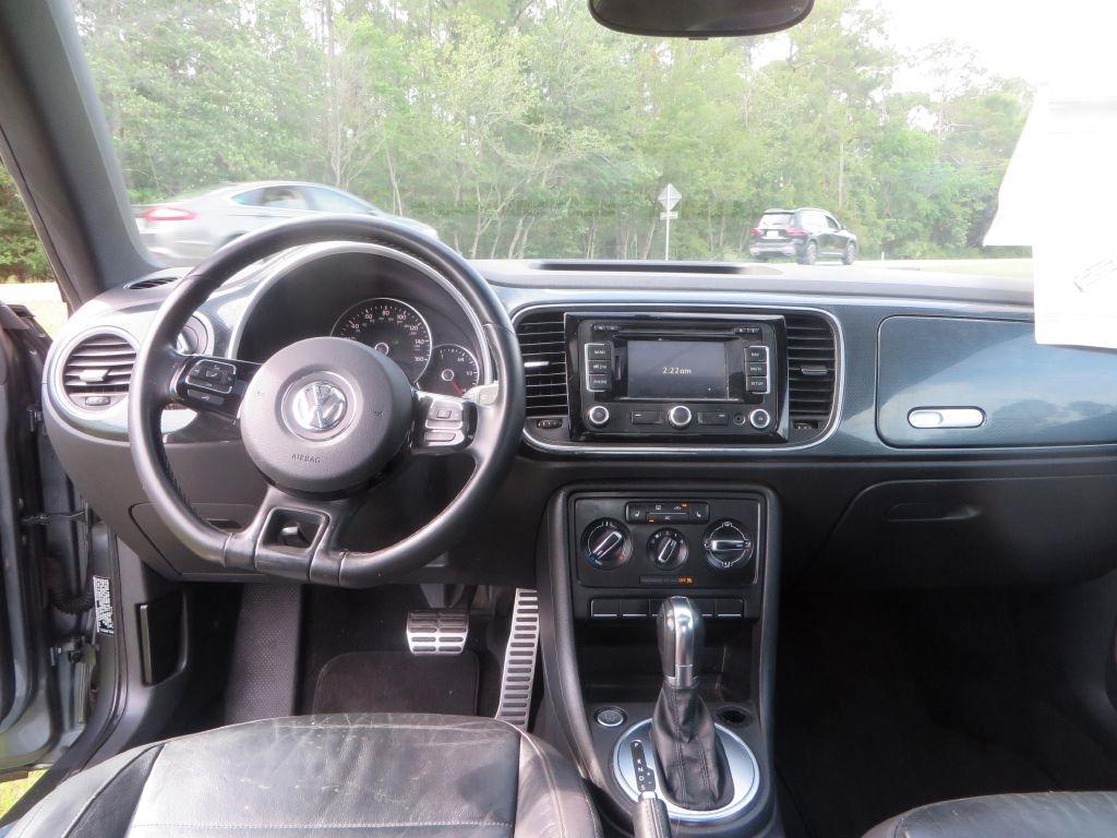Volkswagen Beetle  2012