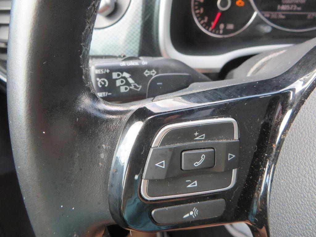 Volkswagen Beetle  2012