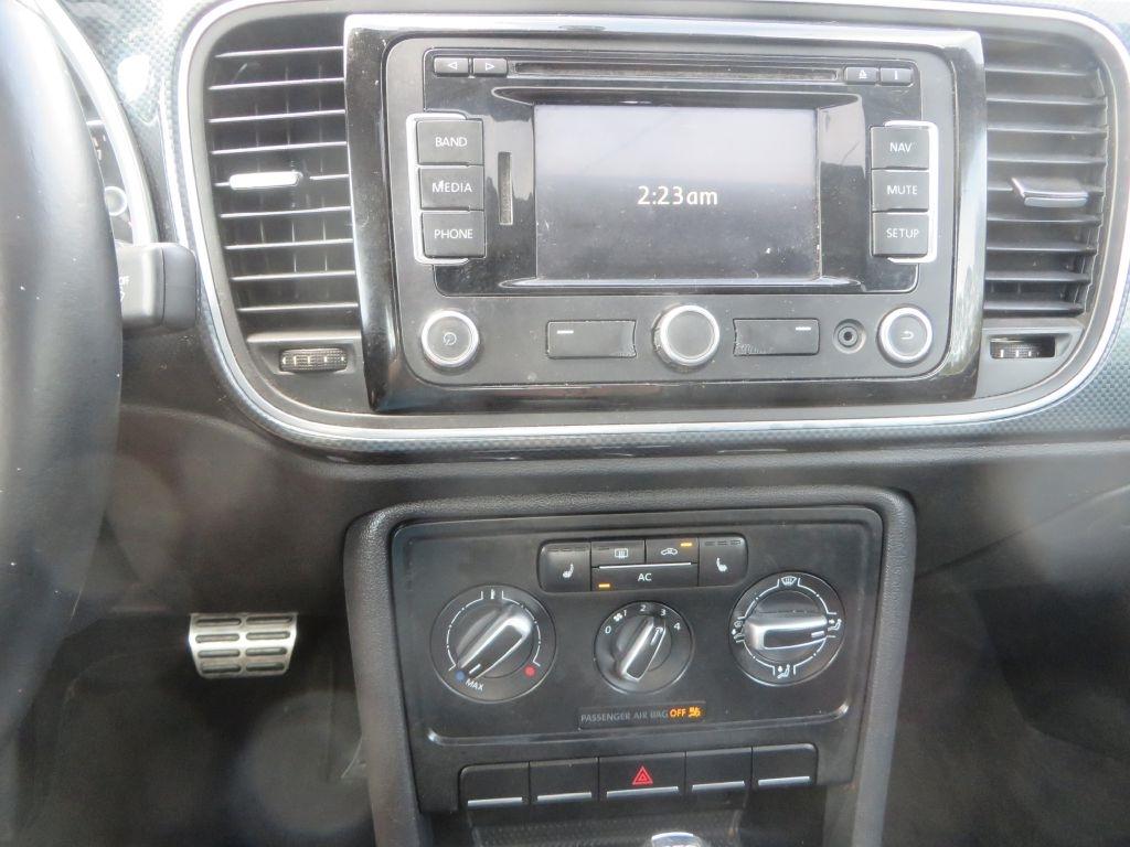 Volkswagen Beetle  2012