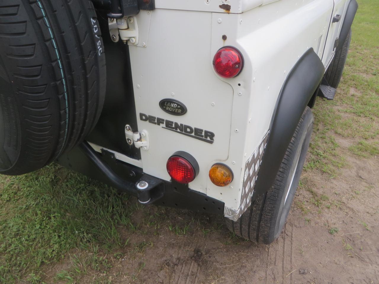 Land Rover Defender  1990