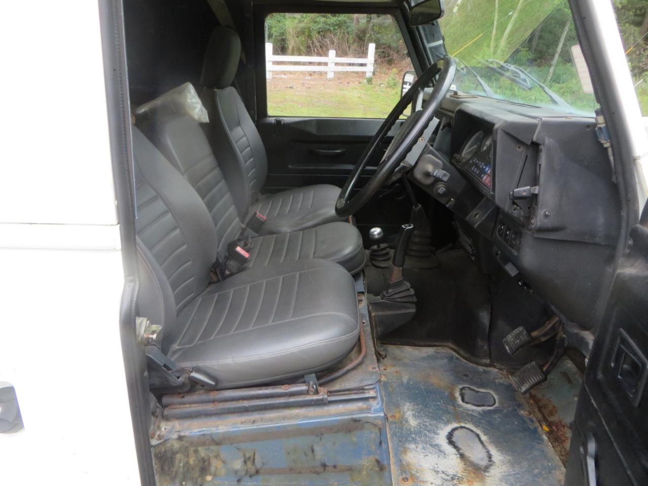 Land Rover Defender  1990