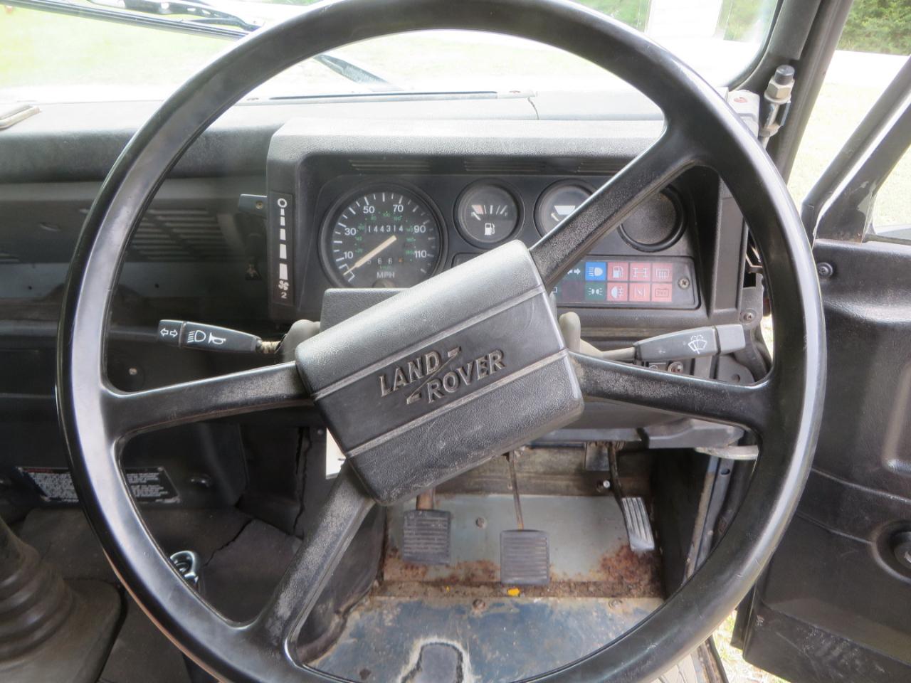 Land Rover Defender  1990