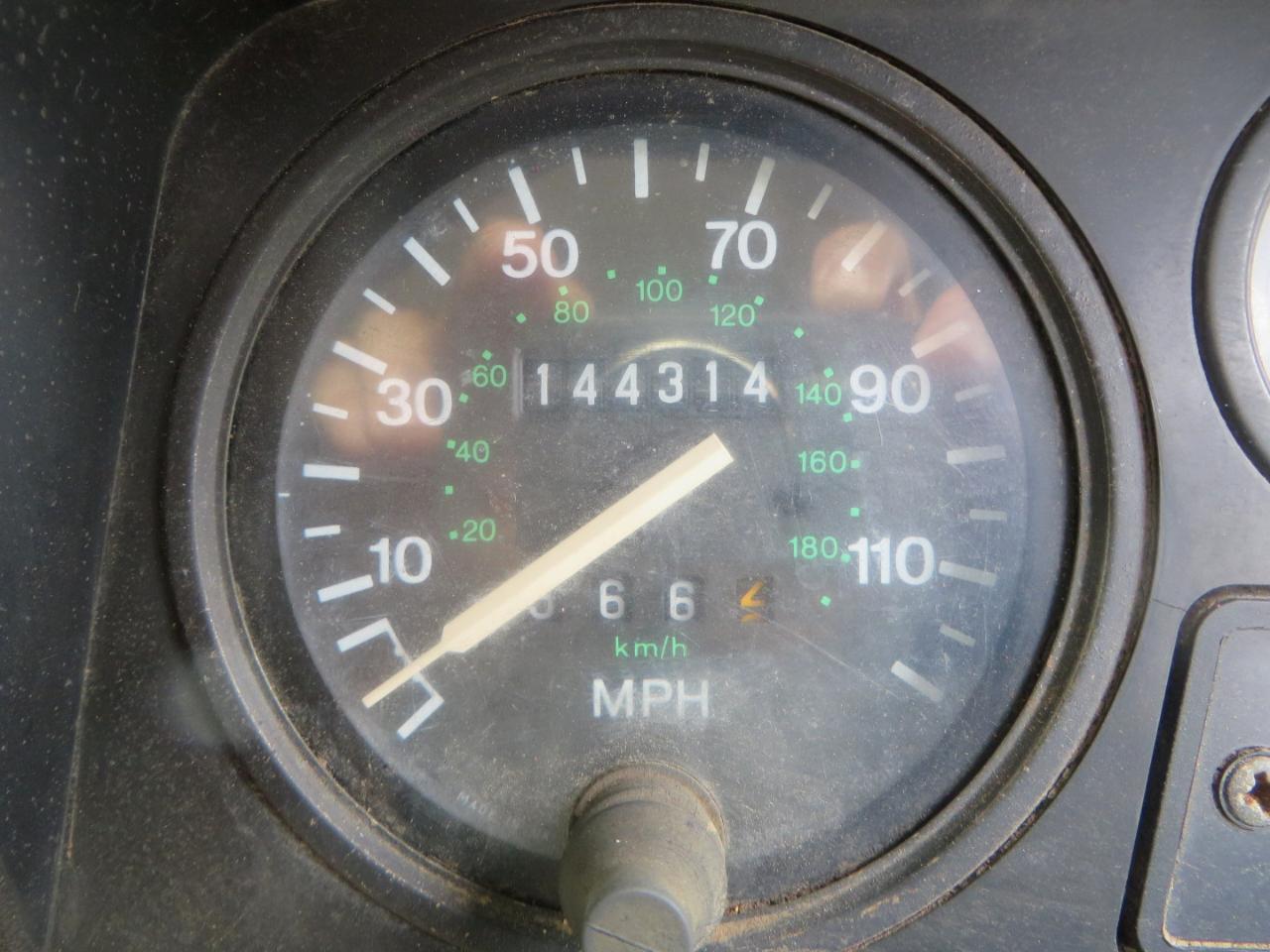 Land Rover Defender  1990