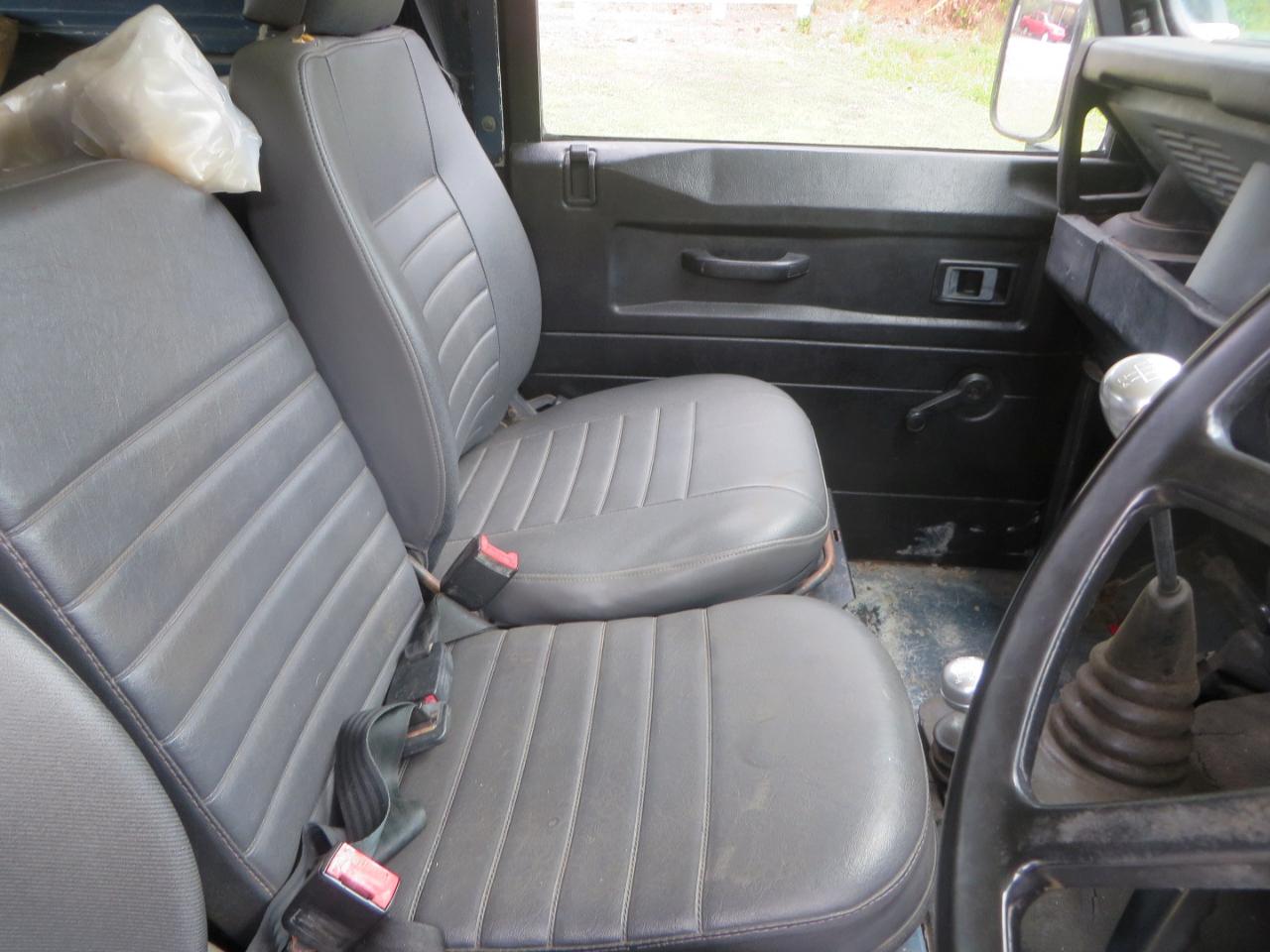 Land Rover Defender  1990