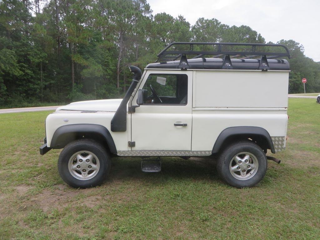 Land Rover Defender  1990