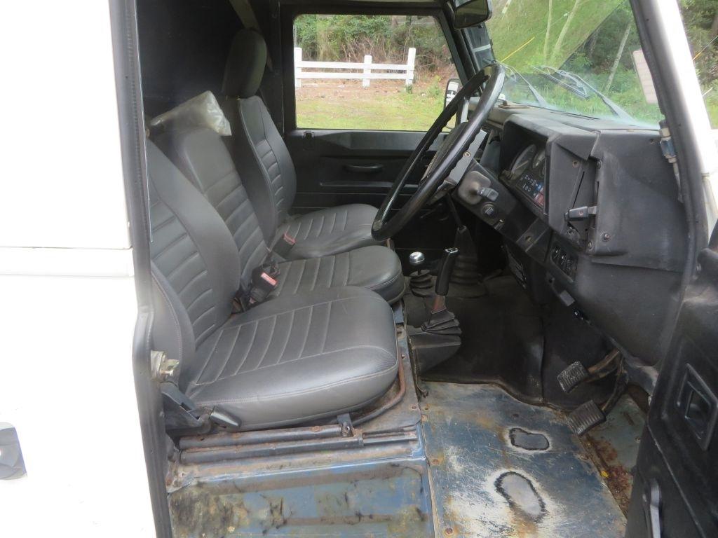 Land Rover Defender  1990
