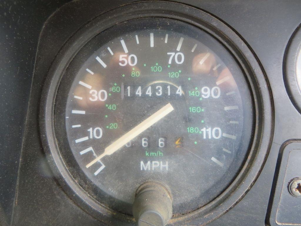 Land Rover Defender  1990