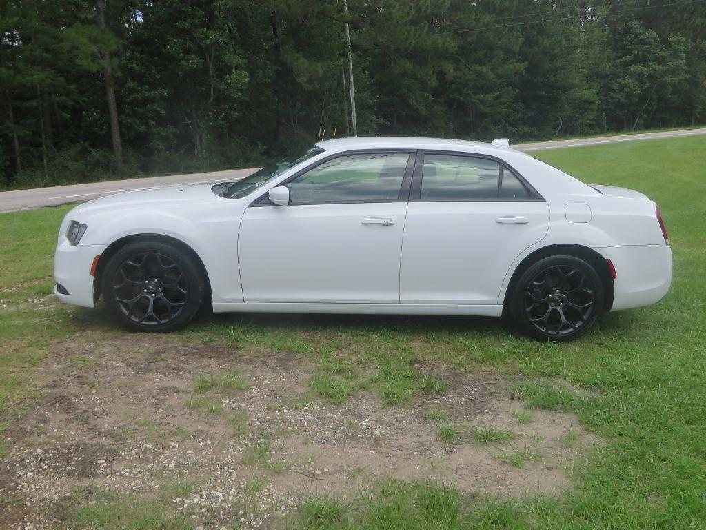 Chrysler 300  2019