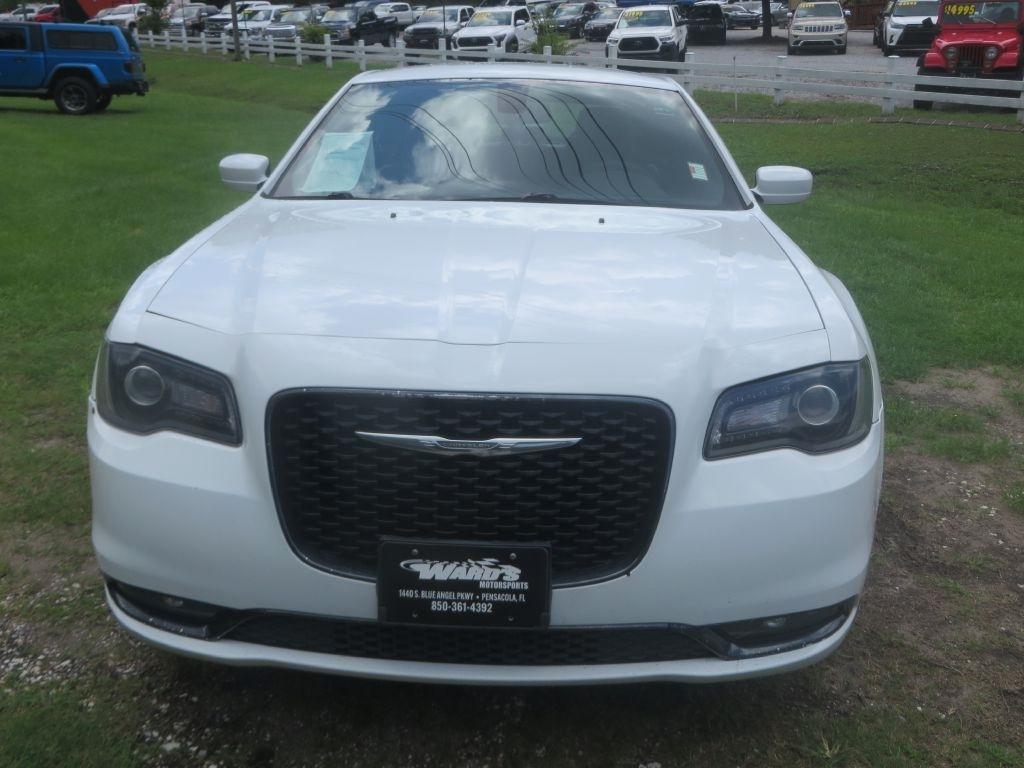 Chrysler 300  2019