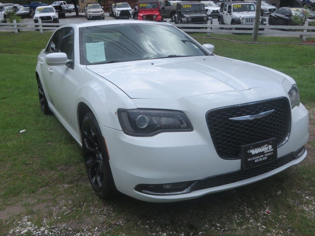Chrysler 300  2019