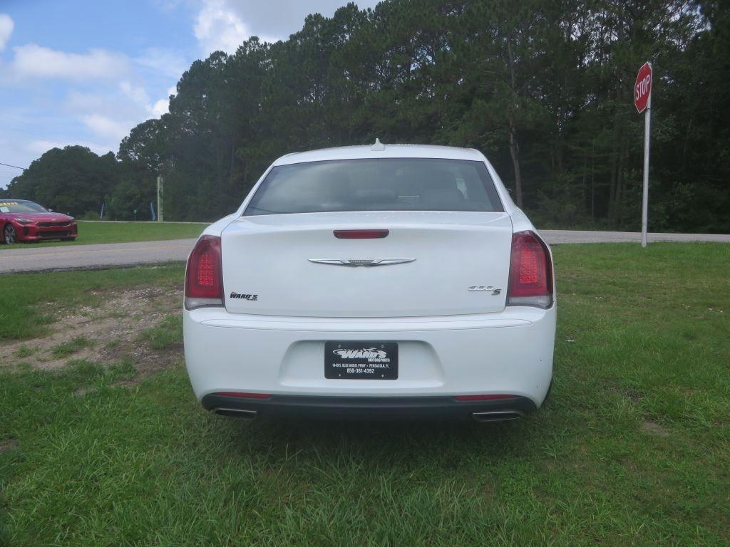 Chrysler 300  2019