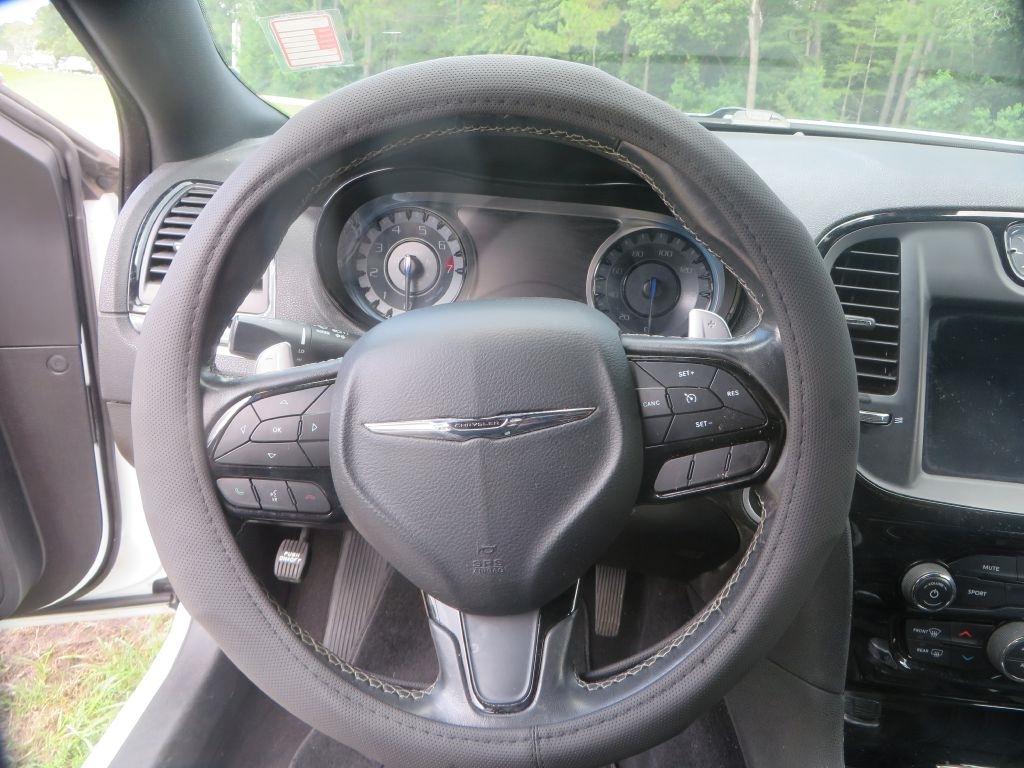 Chrysler 300  2019