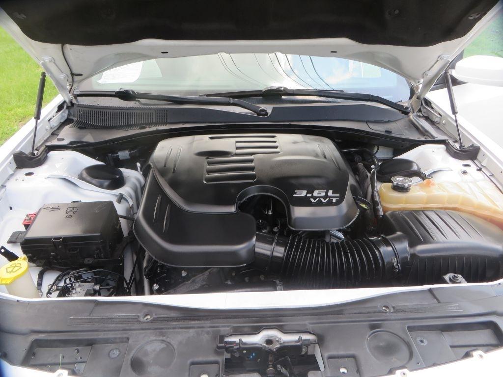 Chrysler 300  2019