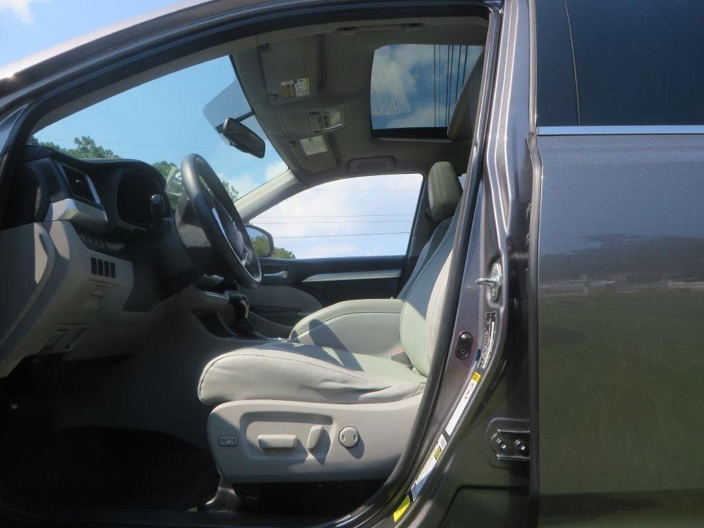 Toyota Highlander XLE 2015