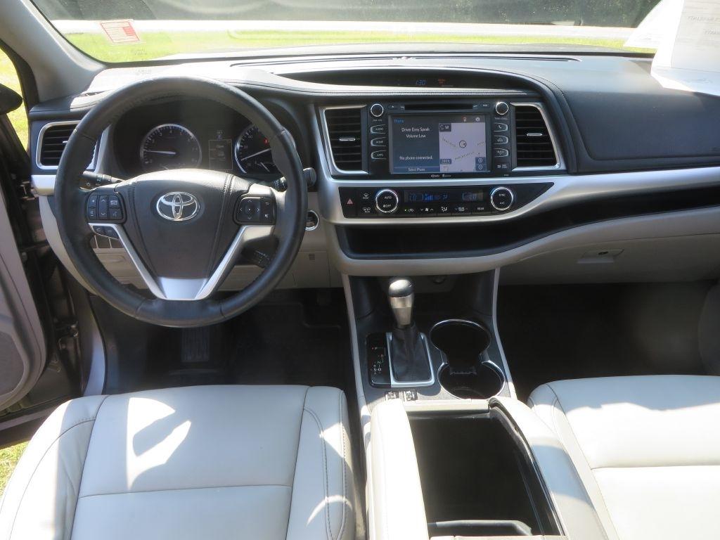 Toyota Highlander XLE 2015