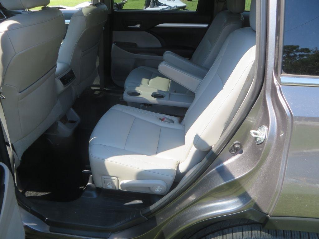 Toyota Highlander XLE 2015