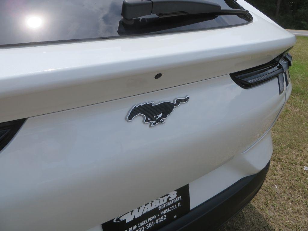 Ford Mustang Mach-E  2025