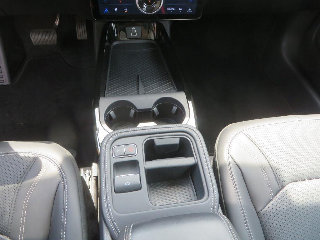 Ford Mustang Mach-E  2025